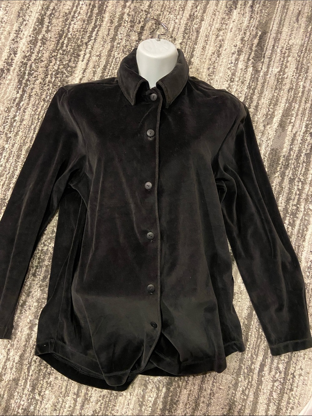 NYL New York laundry size small soft long sleeve black shirt.